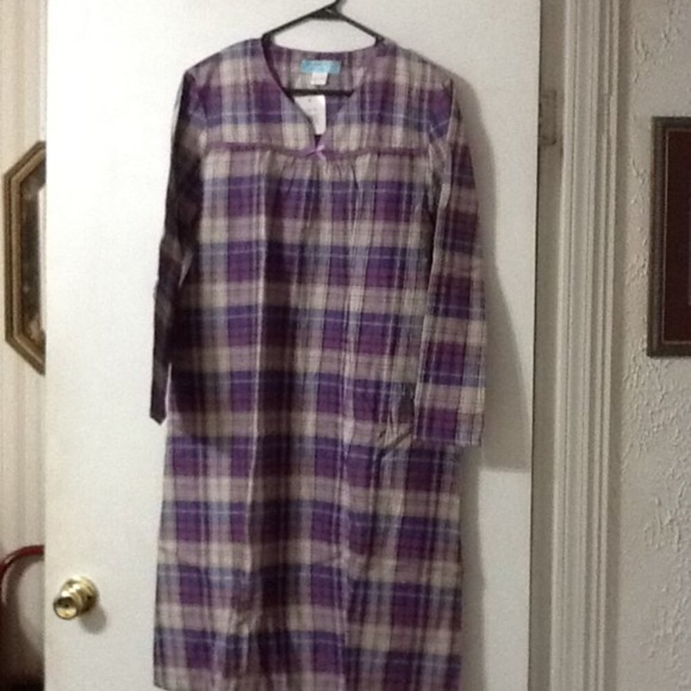 Purple and White Amanda Paige, Large, sleepwear, Sleep4